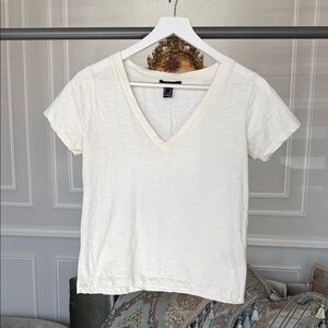 Forever 21 Cream V-Neck Short Sleeve Tee Size M